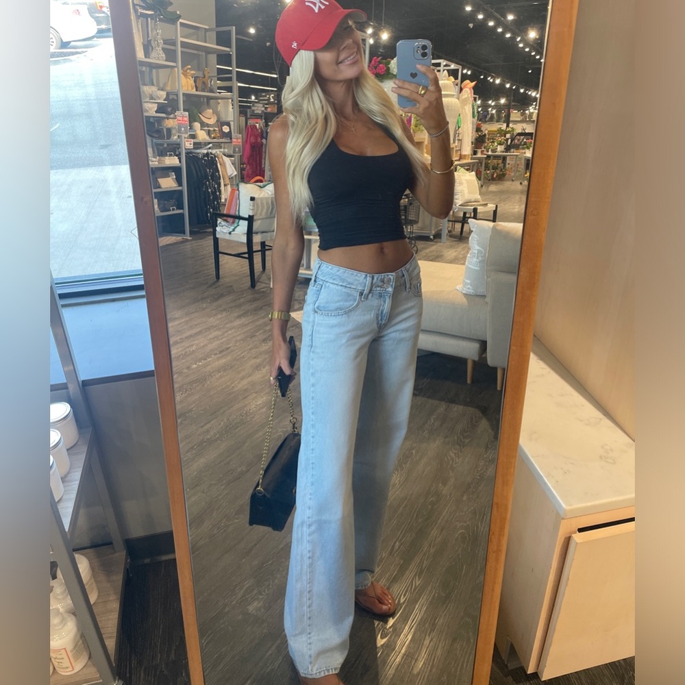Light Wash Super Low Wide Leg LEVI’S Jeans - Picture 8 of 11